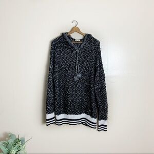 Women's 1X/2X Black & White Speckled Popcorn Pom Pom Hooded Sweater